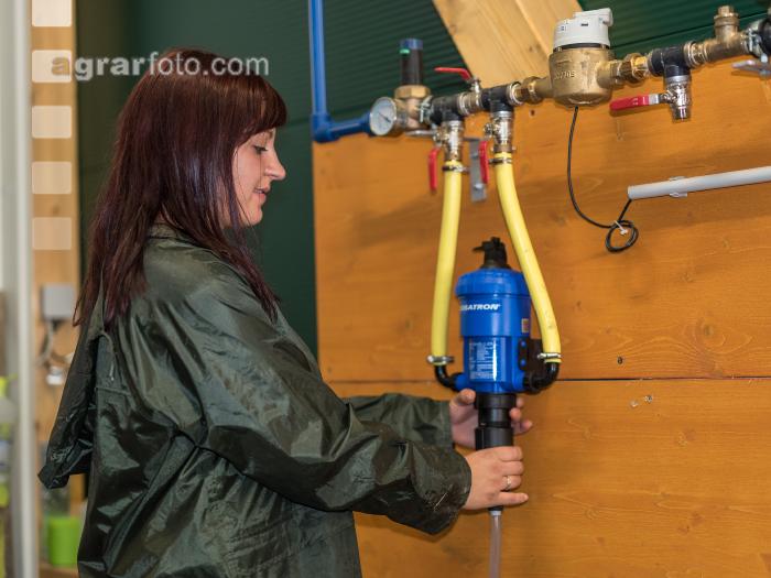 Stall Wasserdosierung 15