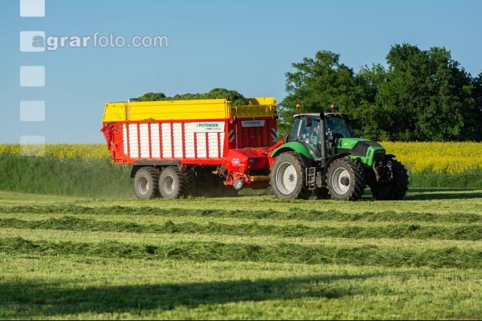Gras häckseln 74