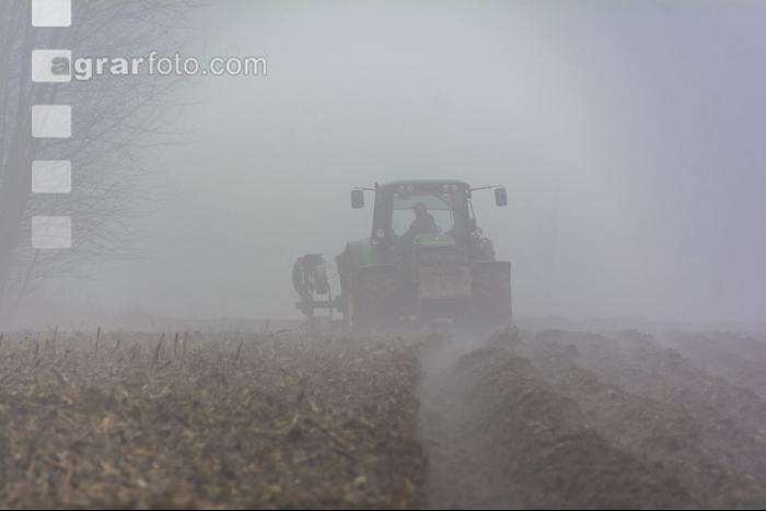Herbstfurche dichter Nebel 4